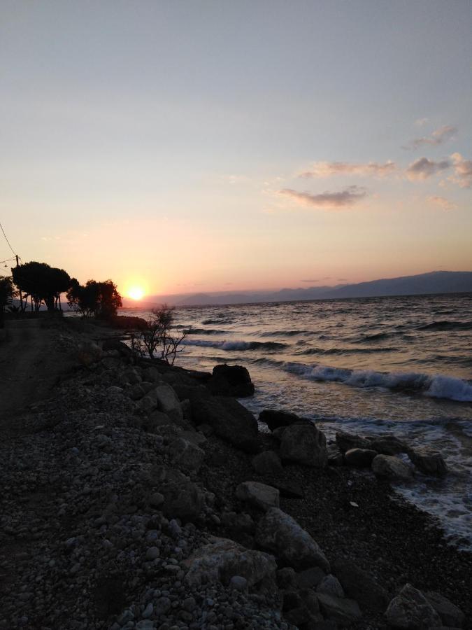 Σπίτι Με Σοφίτα Μπροστά Στη Θάλασσα Villa Trápeza Buitenkant foto